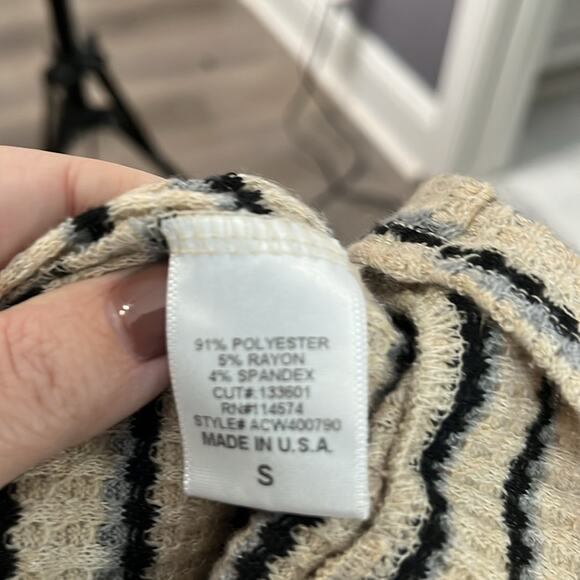 Ro & De Waffle Knit Peplum Top Crochet Sleeves Size Small - Picture 8 of 10